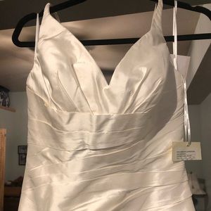 Pronovias Elegant Cream Wedding Dress